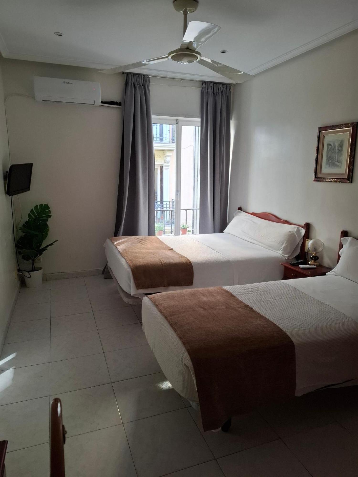 Hostal Villamanez مدريد المظهر الخارجي الصورة